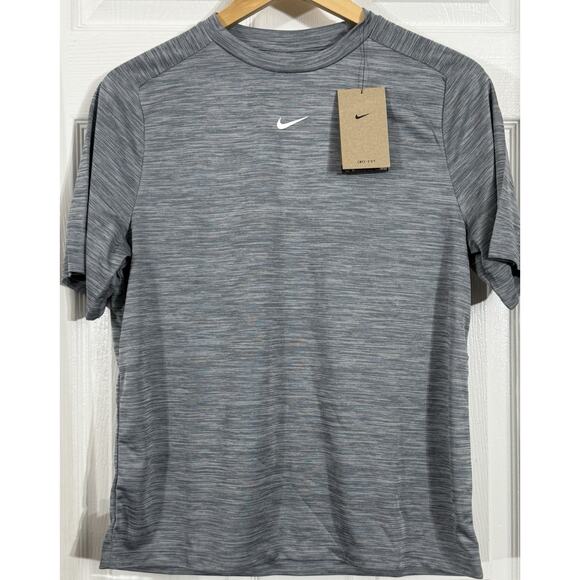 NEW Nike Big Kids Boys Dri-FIT Short-Sleeve Top Gray Size XL hj3771-084 - Picture 1 of 3